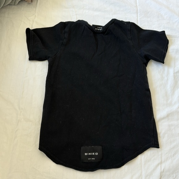 Cool back long hem tshirt - Picture 2 of 2